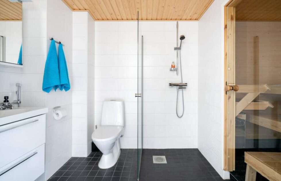 Kylpyhuone ja sauna